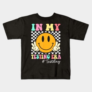 In My Testing Era Retro Smile Teacher Kids Testing Test Day Kids T-Shirt